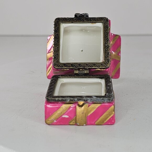 Vintage Yorkshire Terrier In Gift Trinket Box Ceramic With Bone Trinket Yorkie - Picture 7 of 10